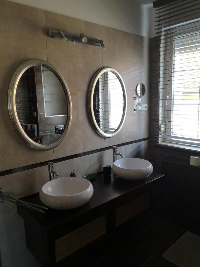 זלאגרסג Hotello Apartmanhaz Es Panzio מראה חיצוני תמונה