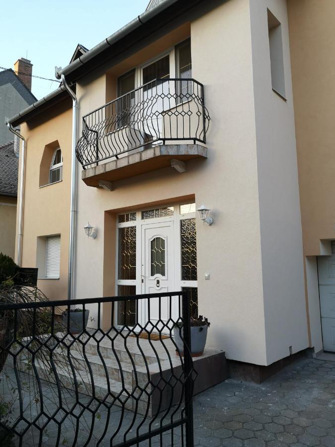 זלאגרסג Hotello Apartmanhaz Es Panzio מראה חיצוני תמונה