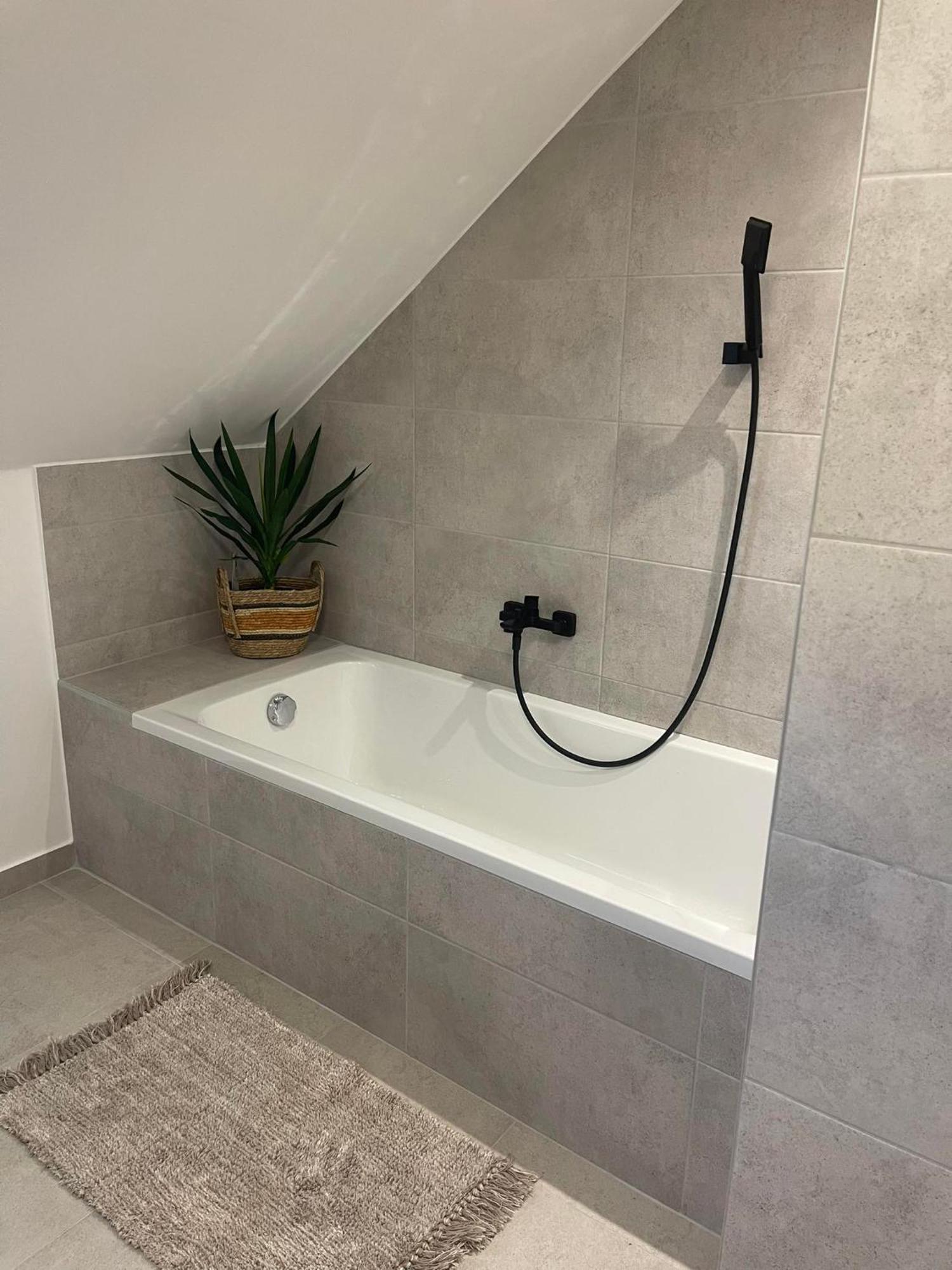 זלאגרסג Hotello Apartmanhaz Es Panzio מראה חיצוני תמונה