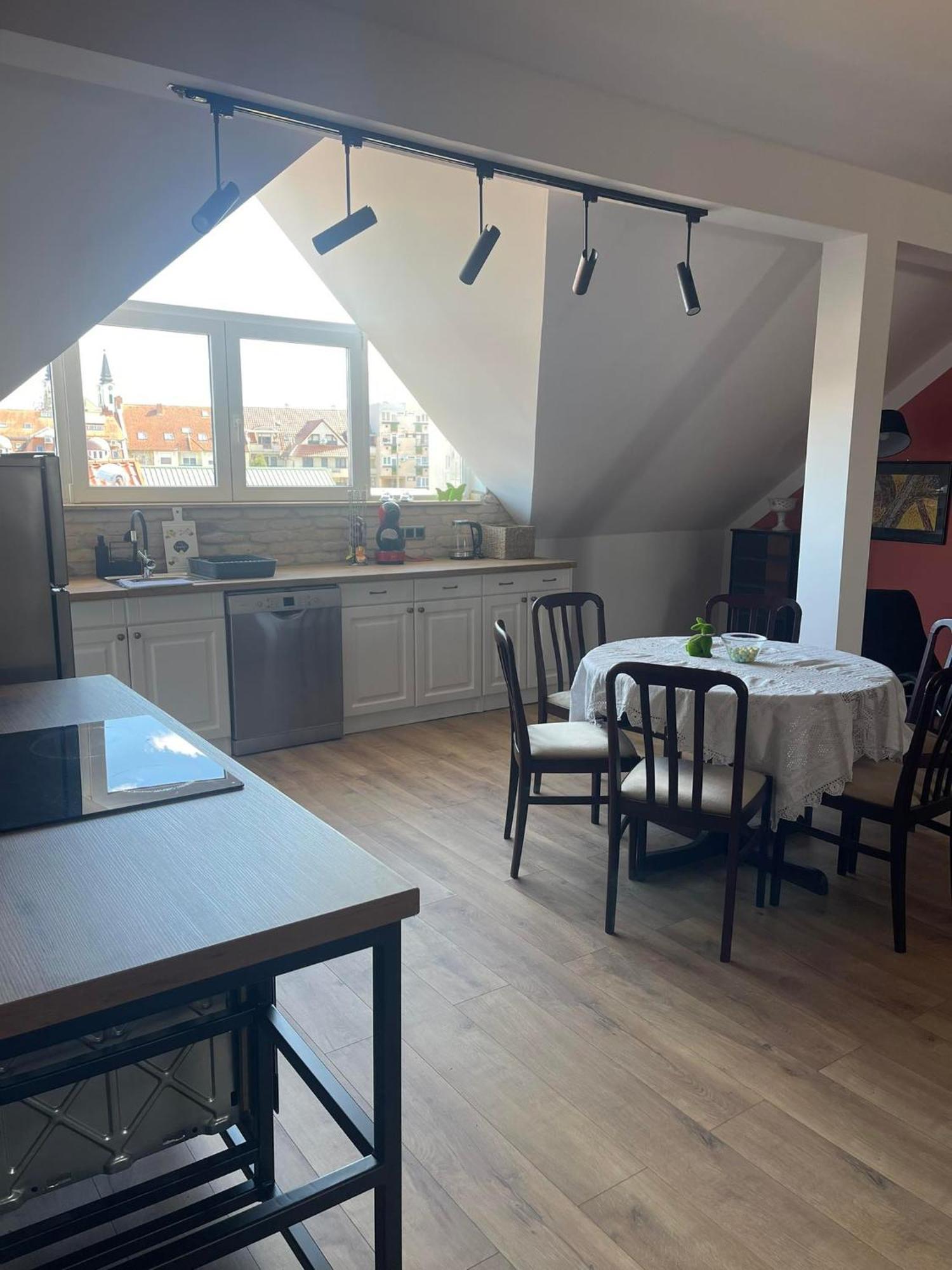 זלאגרסג Hotello Apartmanhaz Es Panzio מראה חיצוני תמונה
